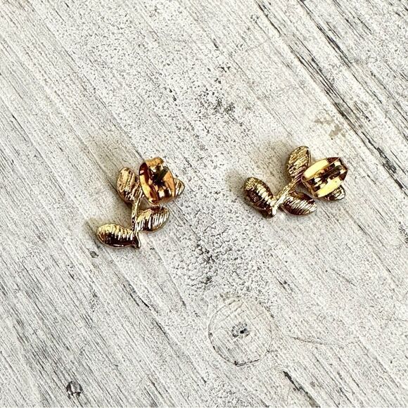 Small and dainty gold tone and purple post leaf earrings - Picture 4 of 10